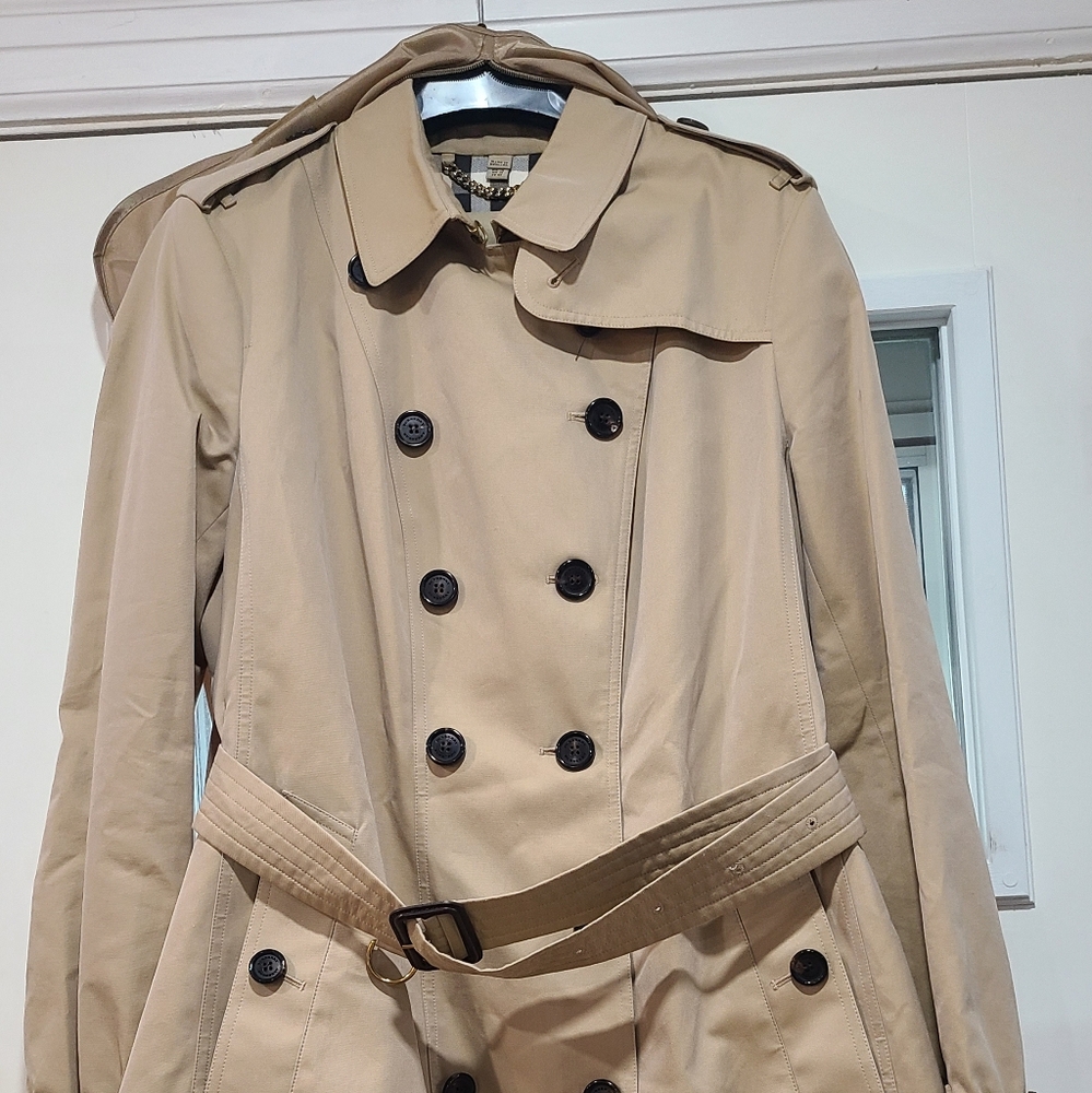Burberry Sandringham Trench Coat Size US 16